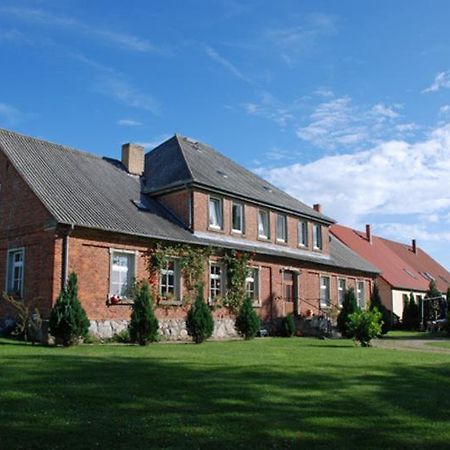 Ferienwohnungen Im Gutshaus Gnies Luaran gambar