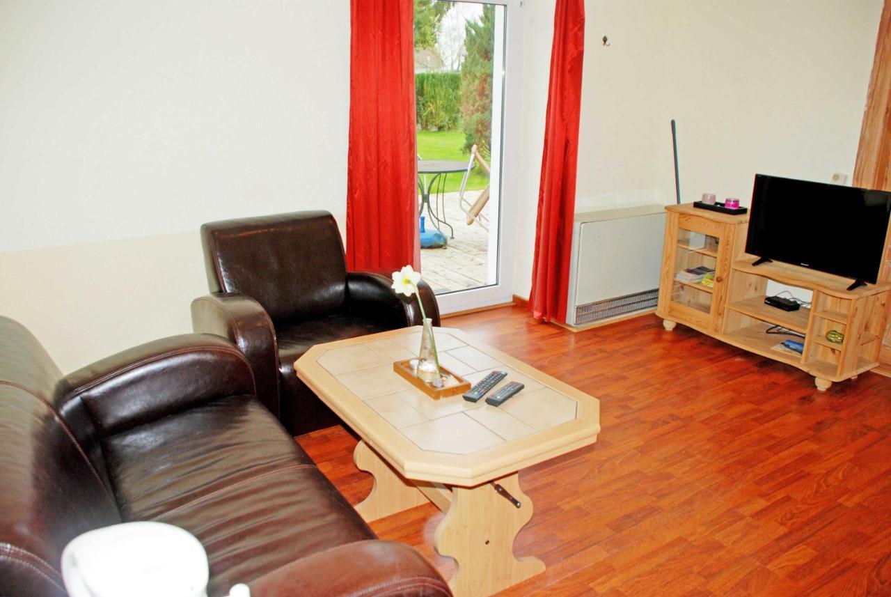 Ferienwohnungen Im Gutshaus Gnies Luaran gambar
