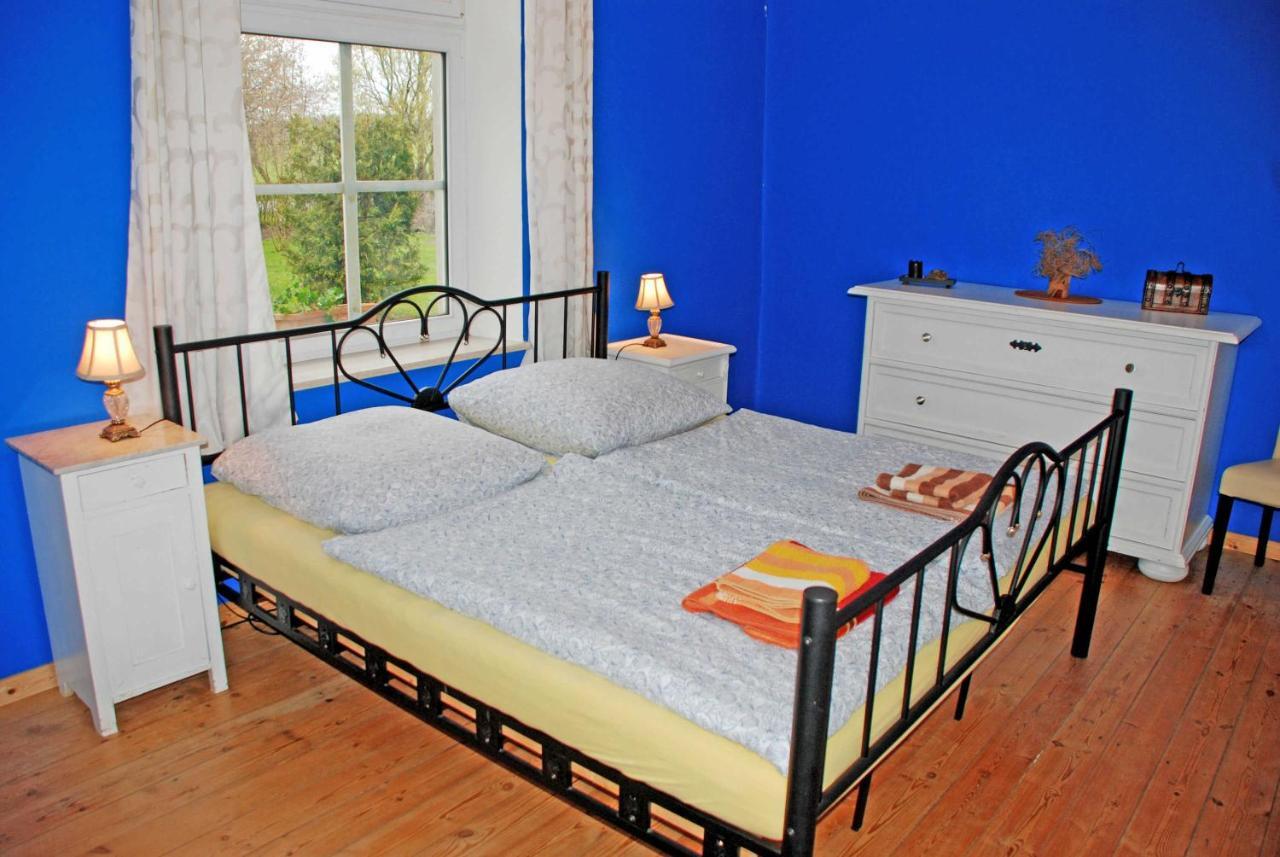 Ferienwohnungen Im Gutshaus Gnies Luaran gambar